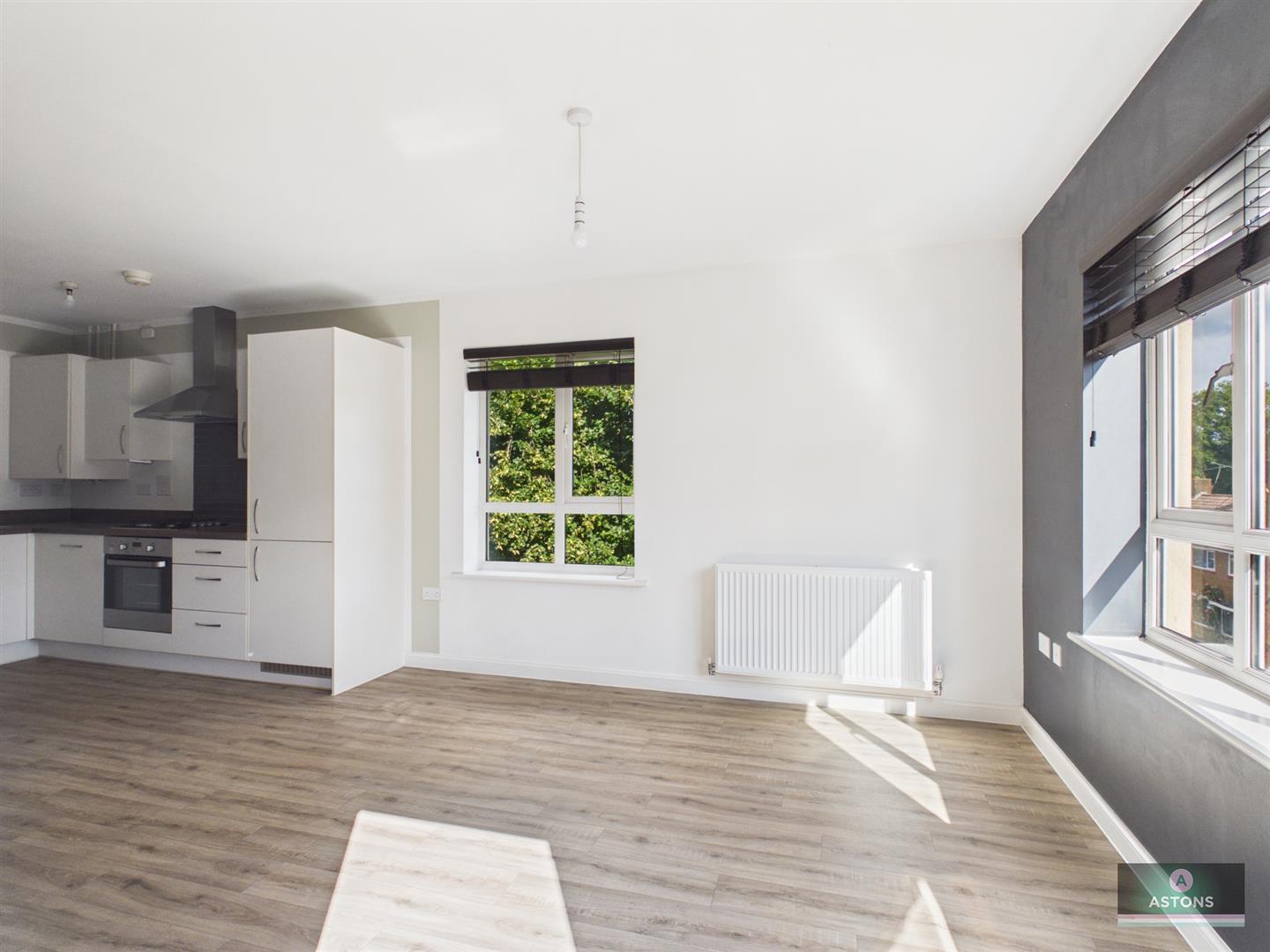 Bedivere Road, Crawley Image 5