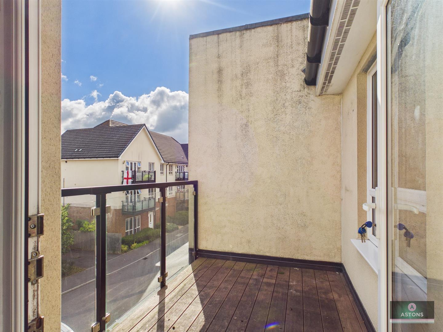 Bedivere Road, Crawley Image 7