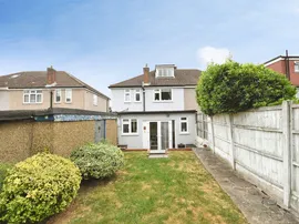 Helmsdale Road, Romford thumb 2