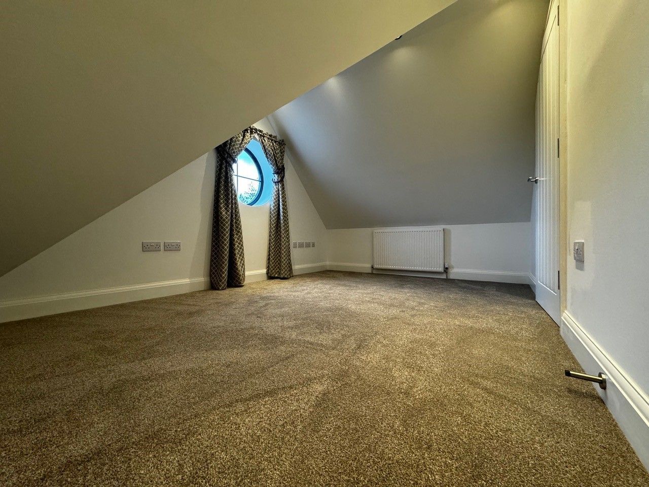 Forest Road, Binfield, RG42 Image 15