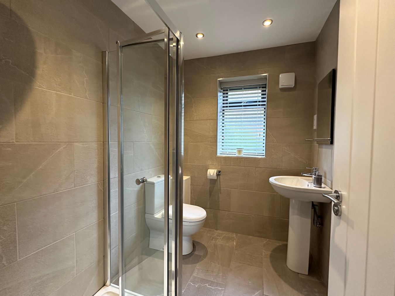 Forest Road, Binfield, RG42 Image 16