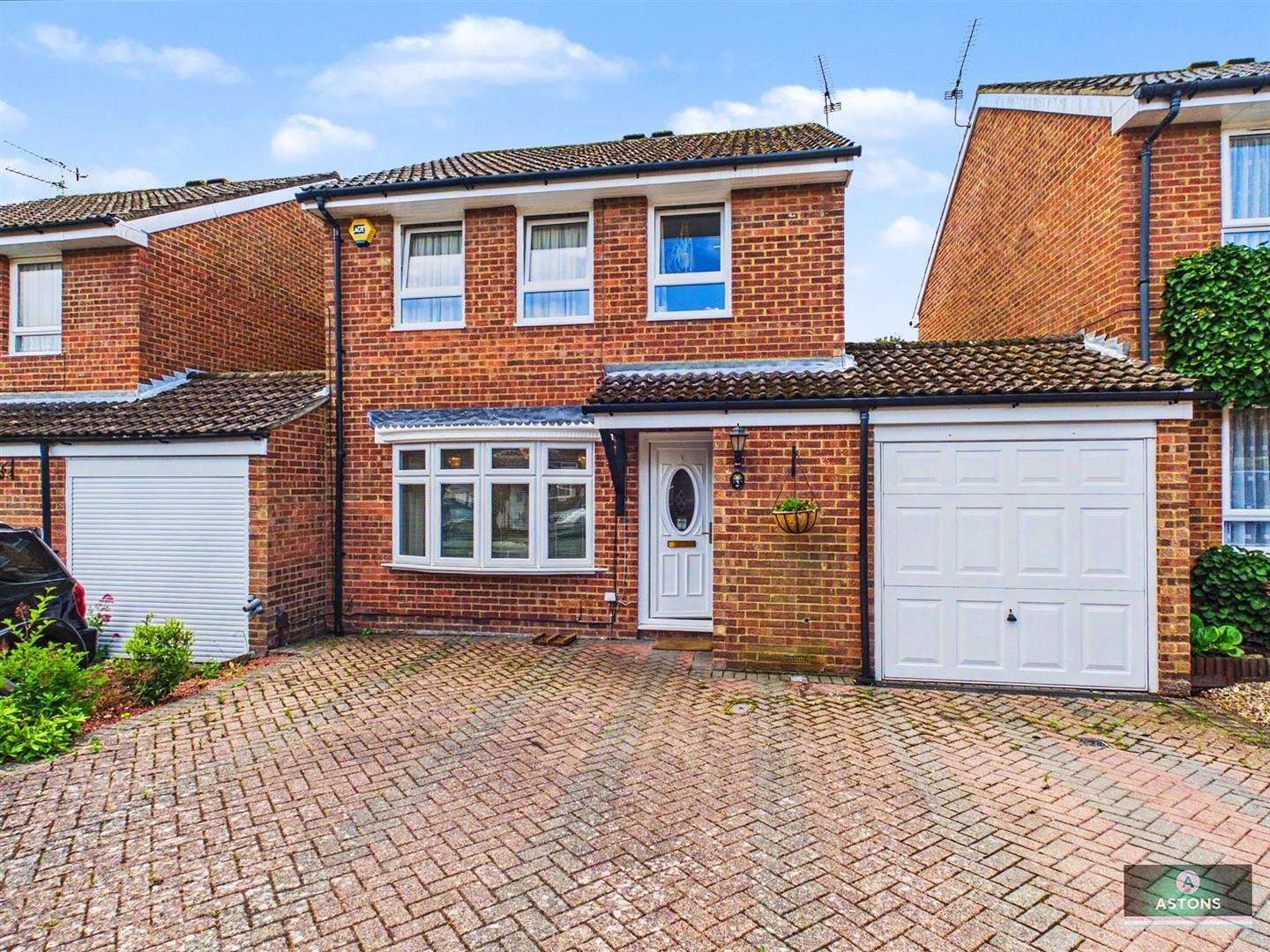 Shetland Close, Pound Hill Image 1