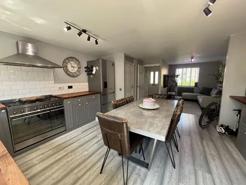 Grayling Close, Calnephoto