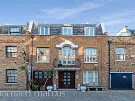 Coleherne Mews, London photo