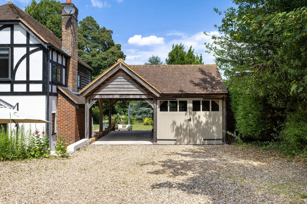 Beech Avenue, Effingham, KT24 photo 24