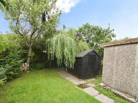 Lane End, PUDSEY thumb 2