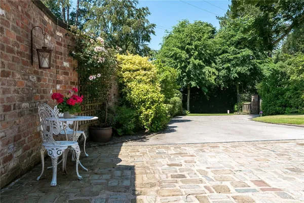 Beechfield Road, Alderley Edge, SK9 photo 23