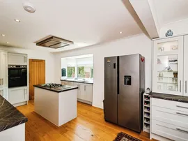 Widewater Close, LANCING thumb 3