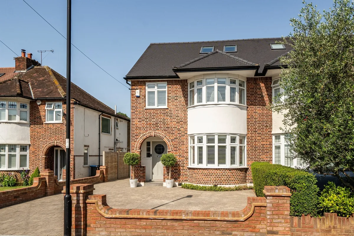 Conway Gardens, Enfield