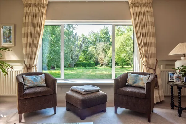 Pebblehill Road, Betchworth, RH3 photo 5