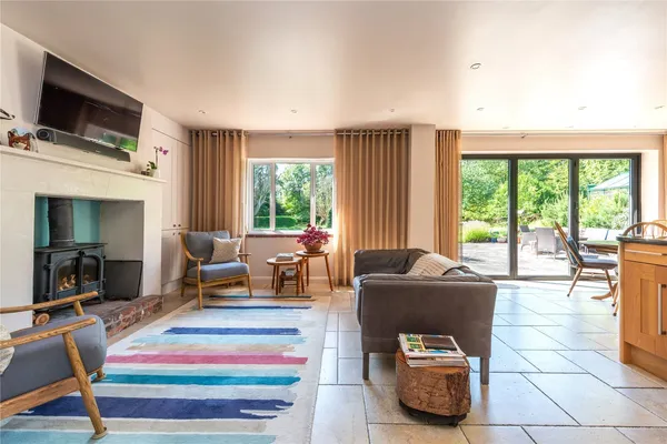 Pebblehill Road, Betchworth, RH3 photo 11