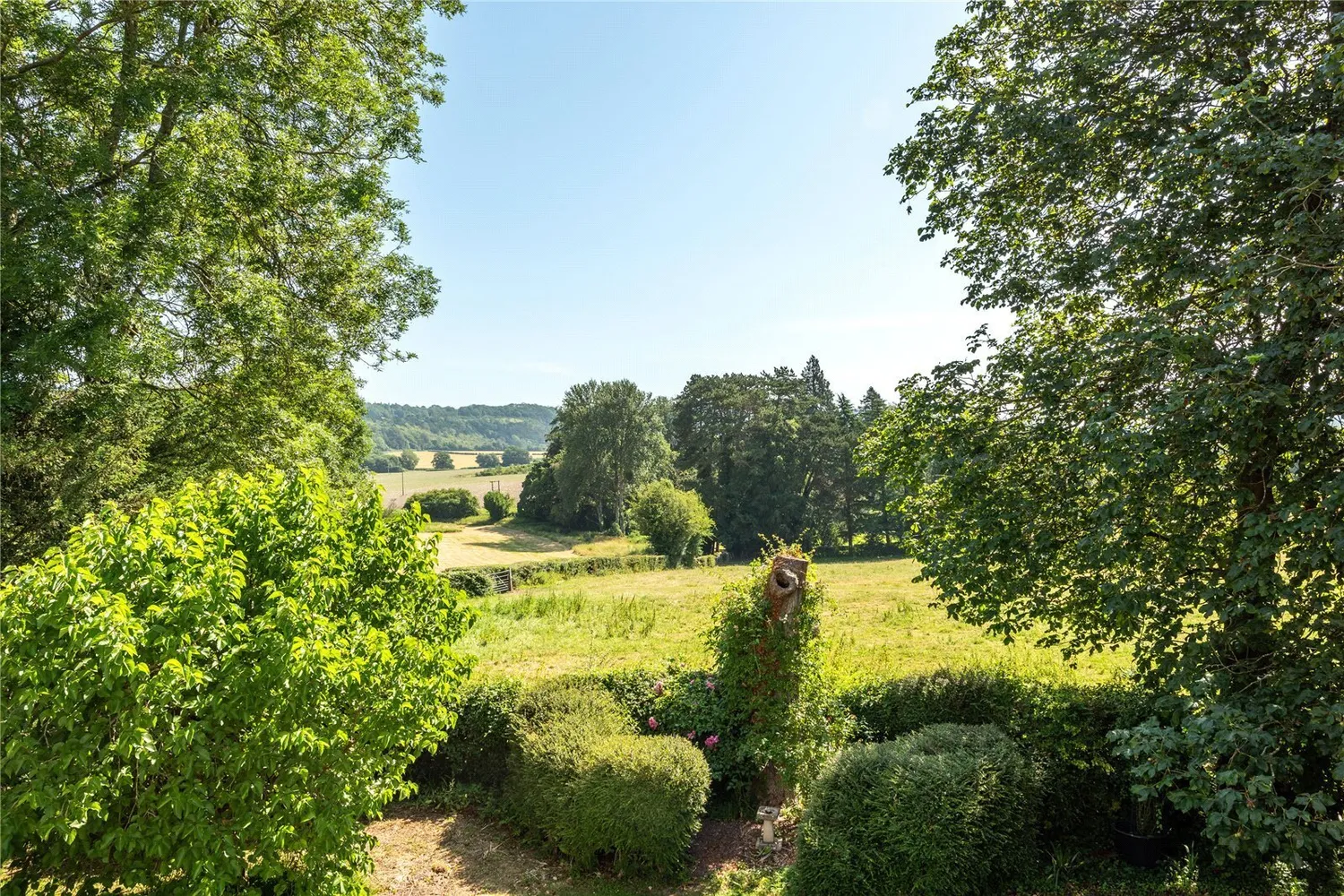 Pebblehill Road, Betchworth, RH3 photo 14