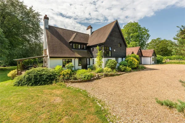 Pebblehill Road, Betchworth, RH3 photo 1