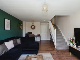Campbell Drive, Eastbourne thumb 3