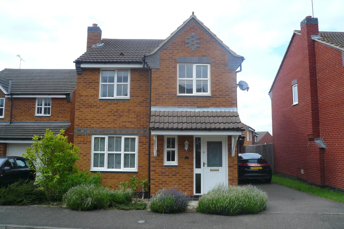 Harvey Close, Raunds, WELLINGBOROUGH