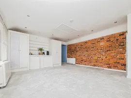 Blenheim Drive, Colchester thumb 2