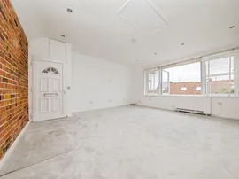 Blenheim Drive, Colchester thumb 2