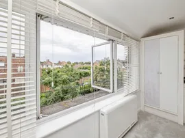 Blenheim Drive, Colchester thumb 3