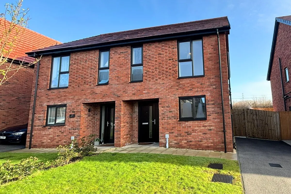 Blackthorn Way, Pilsley, CHESTERFIELD