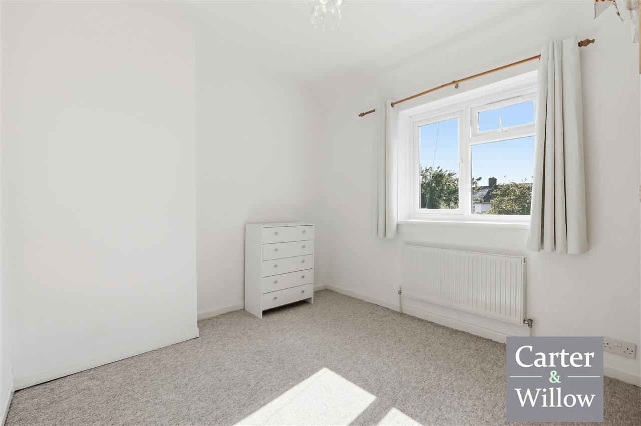 Valence Avenue, Essex Image 11