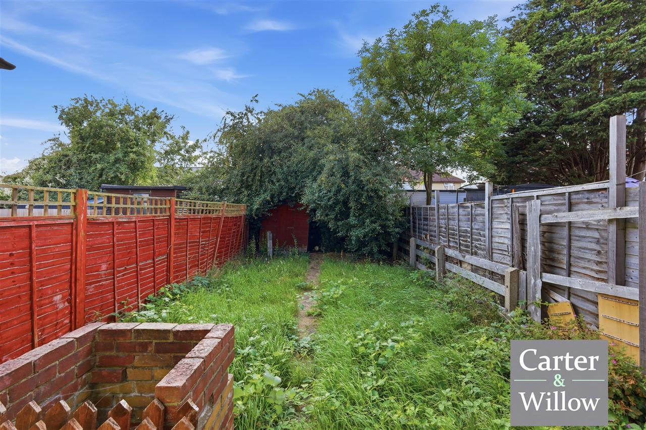 Valence Avenue, Essex Image 14
