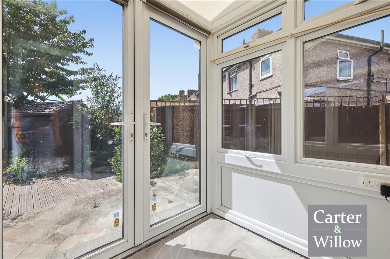 Shortcrofts Road, Essex Image 8