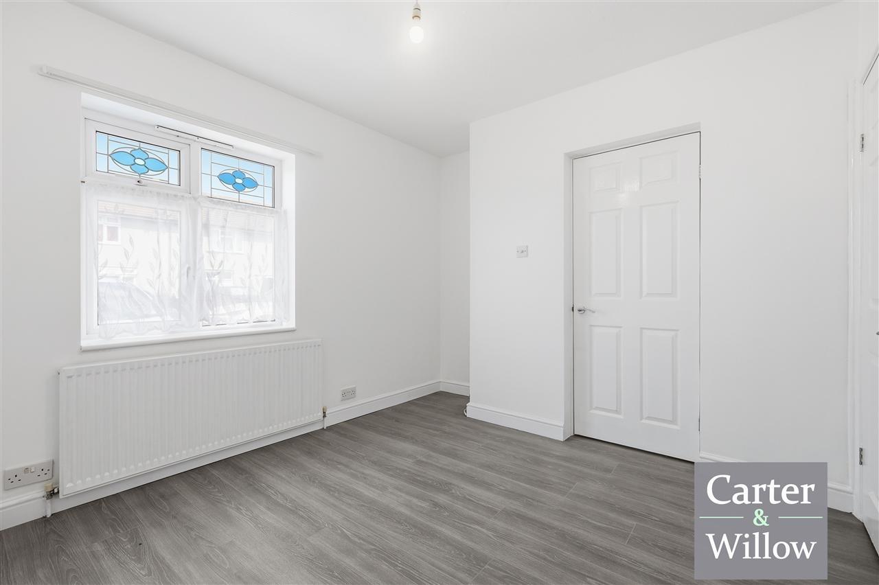 Shortcrofts Road, Essex Image 9