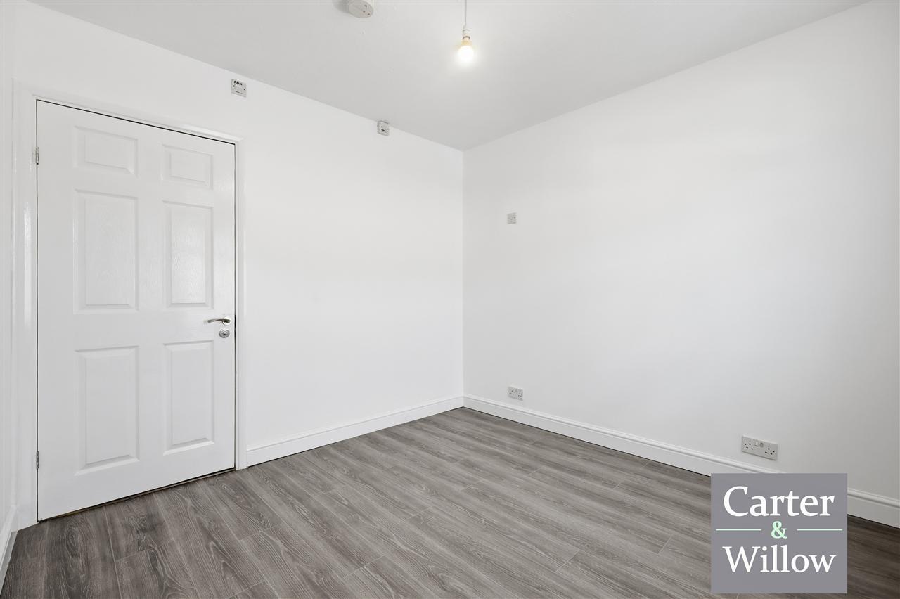 Shortcrofts Road, Essex Image 10