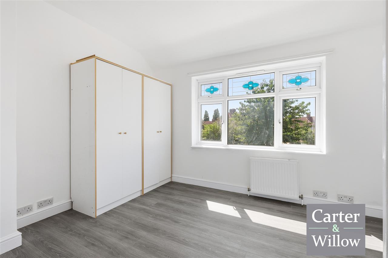 Shortcrofts Road, Essex Image 16