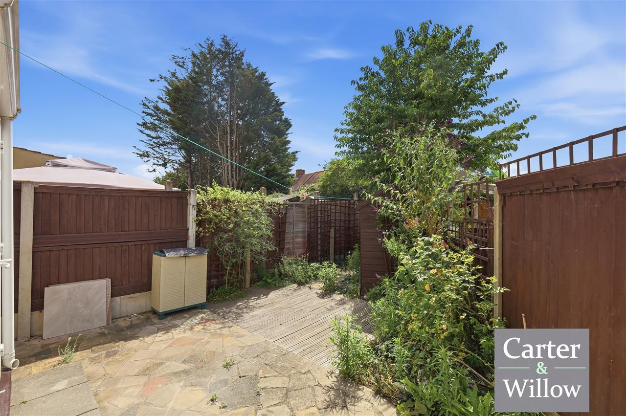 Shortcrofts Road, Essex Image 19