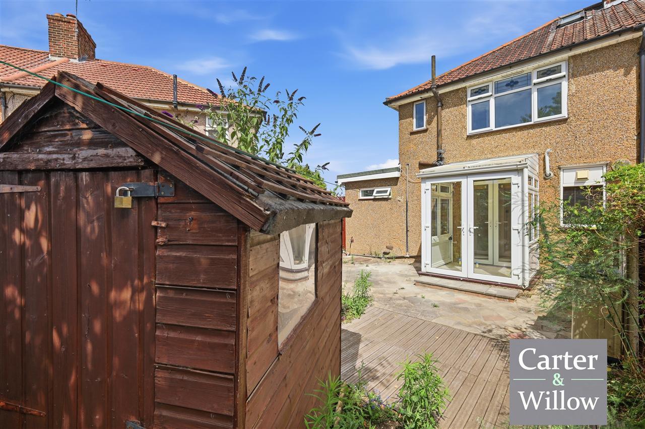 Shortcrofts Road, Essex Image 20