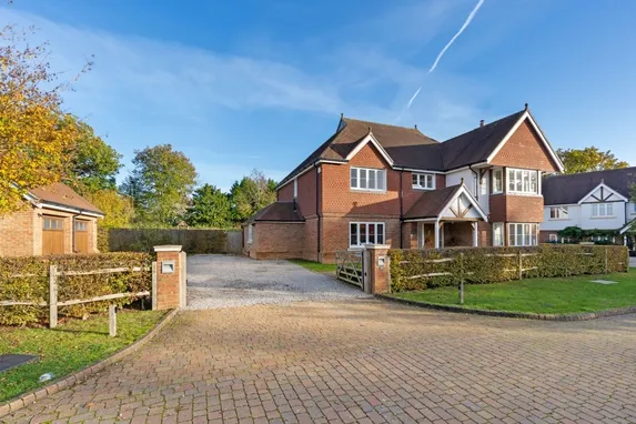2 Coppice Vale Felbridge RH19