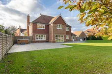 2 Coppice Vale Felbridge RH19 photo 5