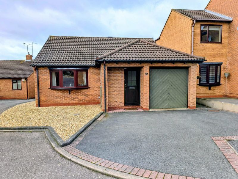 Sidmouth Close, Nuneaton Image 1