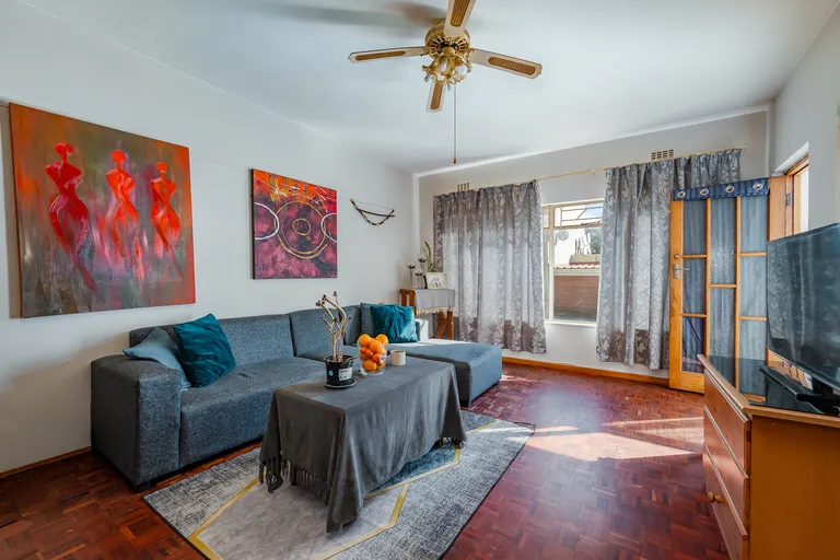 South Africa, Western Cape, Somerset West Central, Andries Pretorius, 31