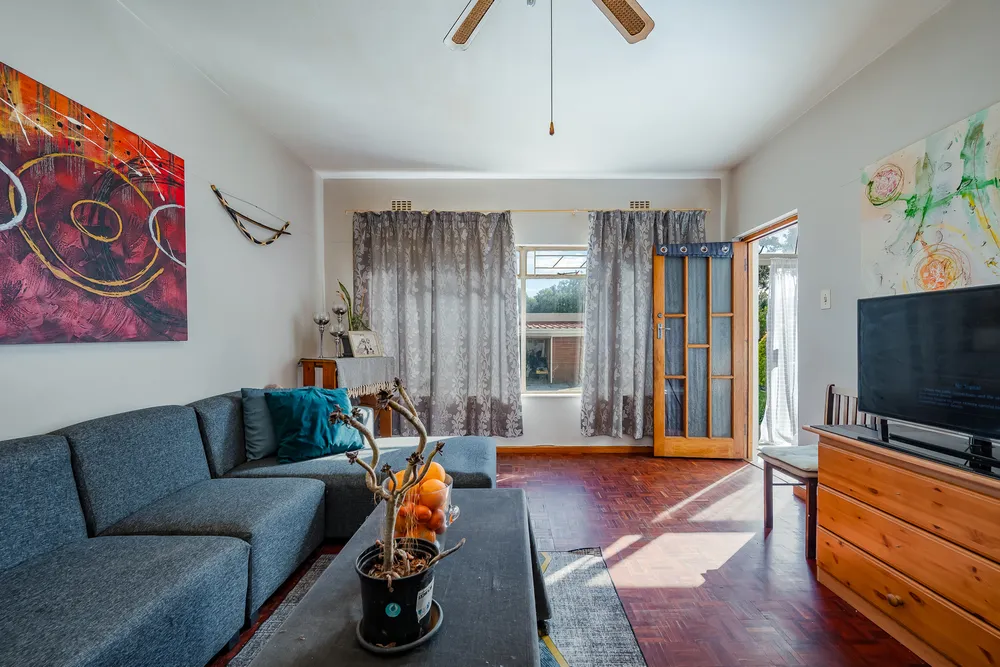 South Africa, Western Cape, Somerset West Central, Andries Pretorius, 31
