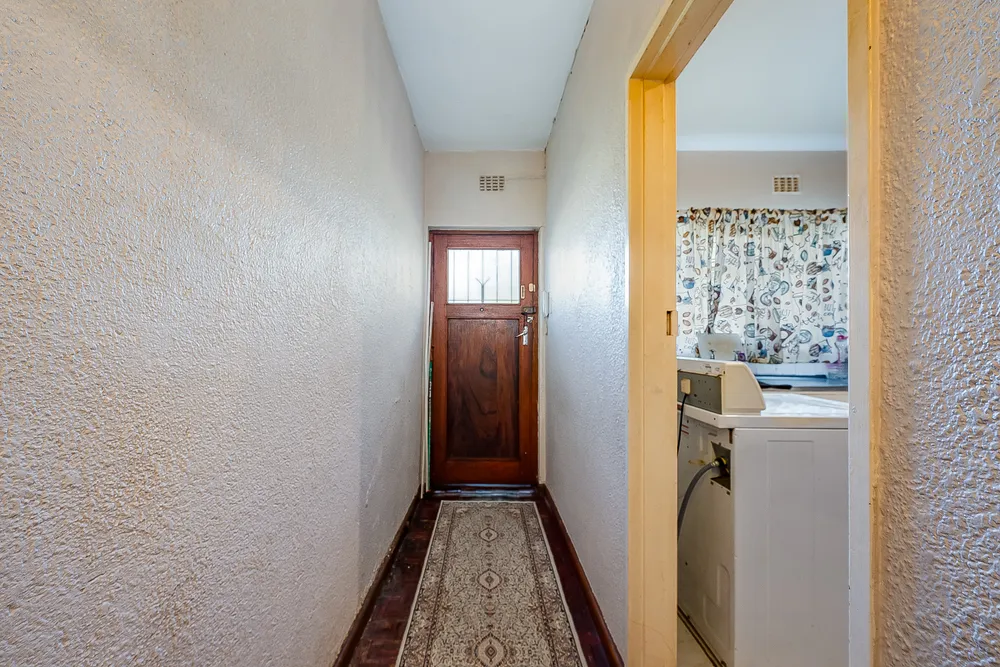 South Africa, Western Cape, Somerset West Central, Andries Pretorius, 31