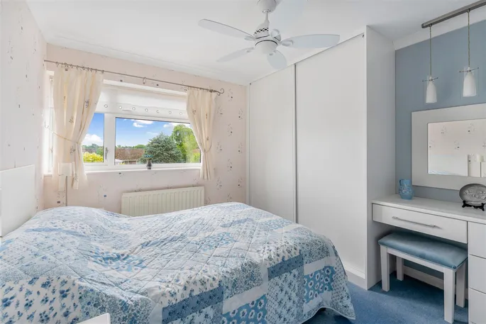 Property carousel image 10