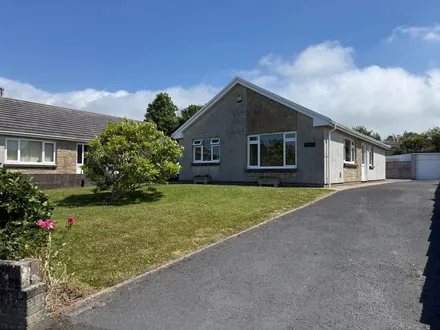  28 Heol Derw, Cardigan, SA43