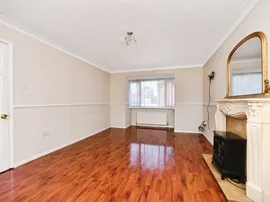 Seaview Avenue, Peacehaven thumb 2