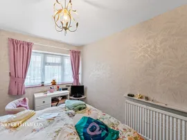 Malvern Close, Mitcham thumb 3