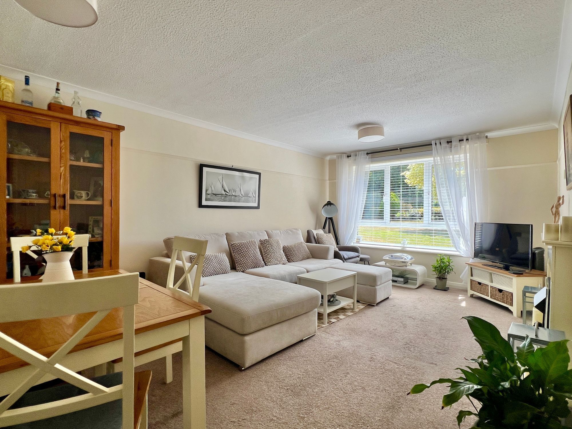 French Weir Close, Summerfield Court, Taunton Image 2