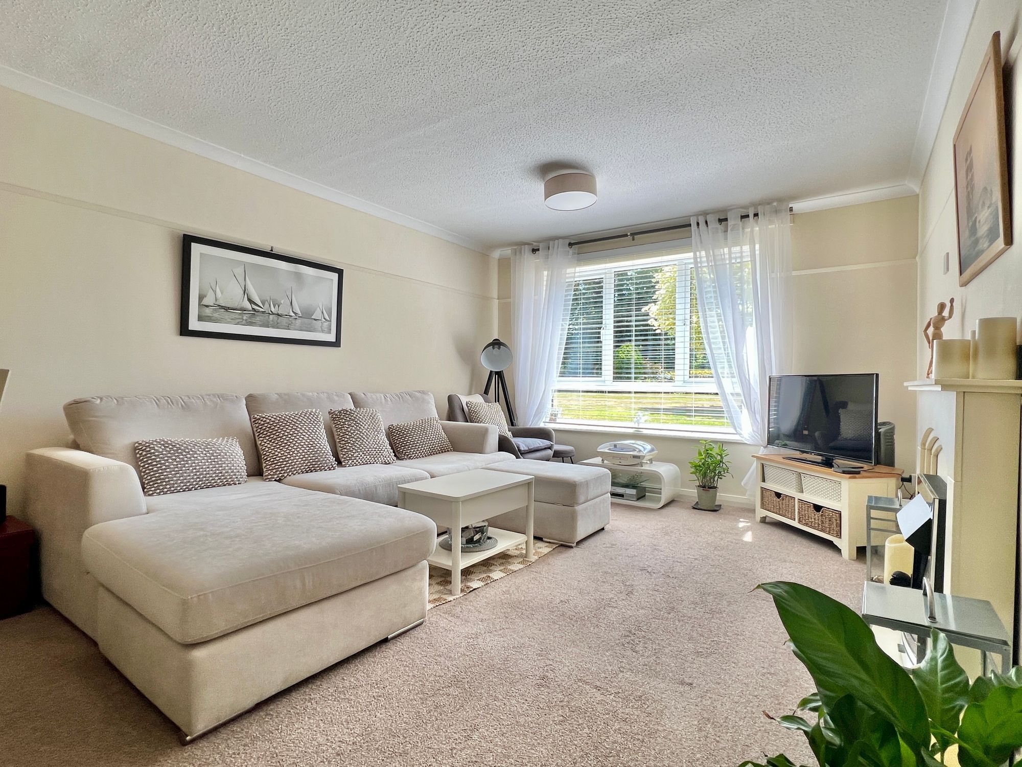 French Weir Close, Summerfield Court, Taunton Image 8