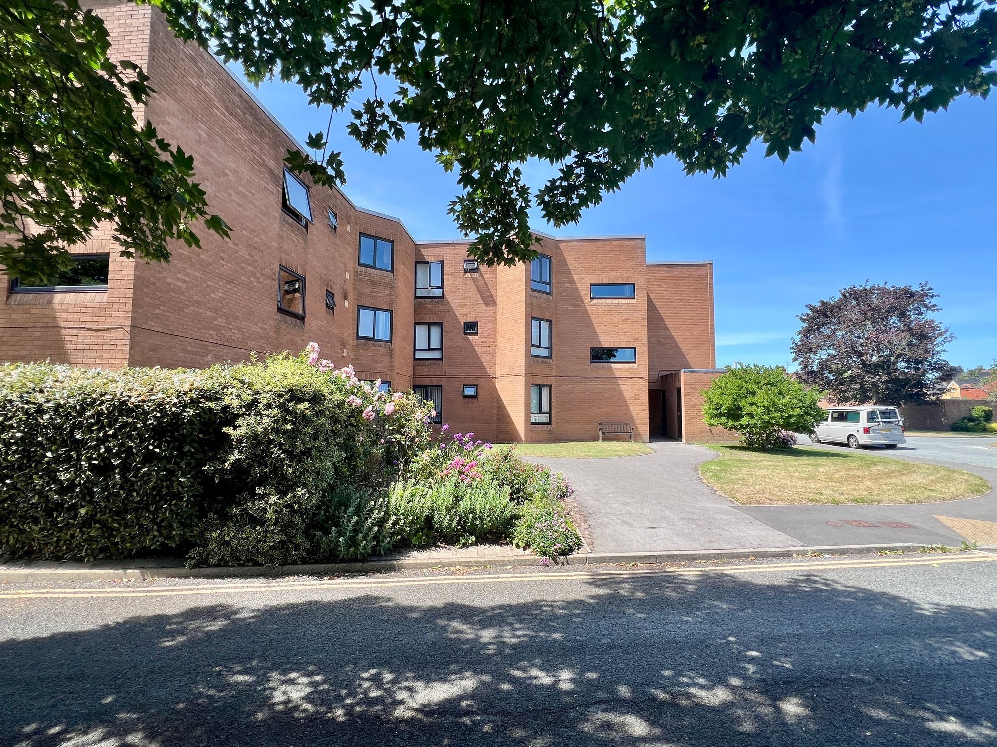 French Weir Close, Summerfield Court, Taunton Image 22