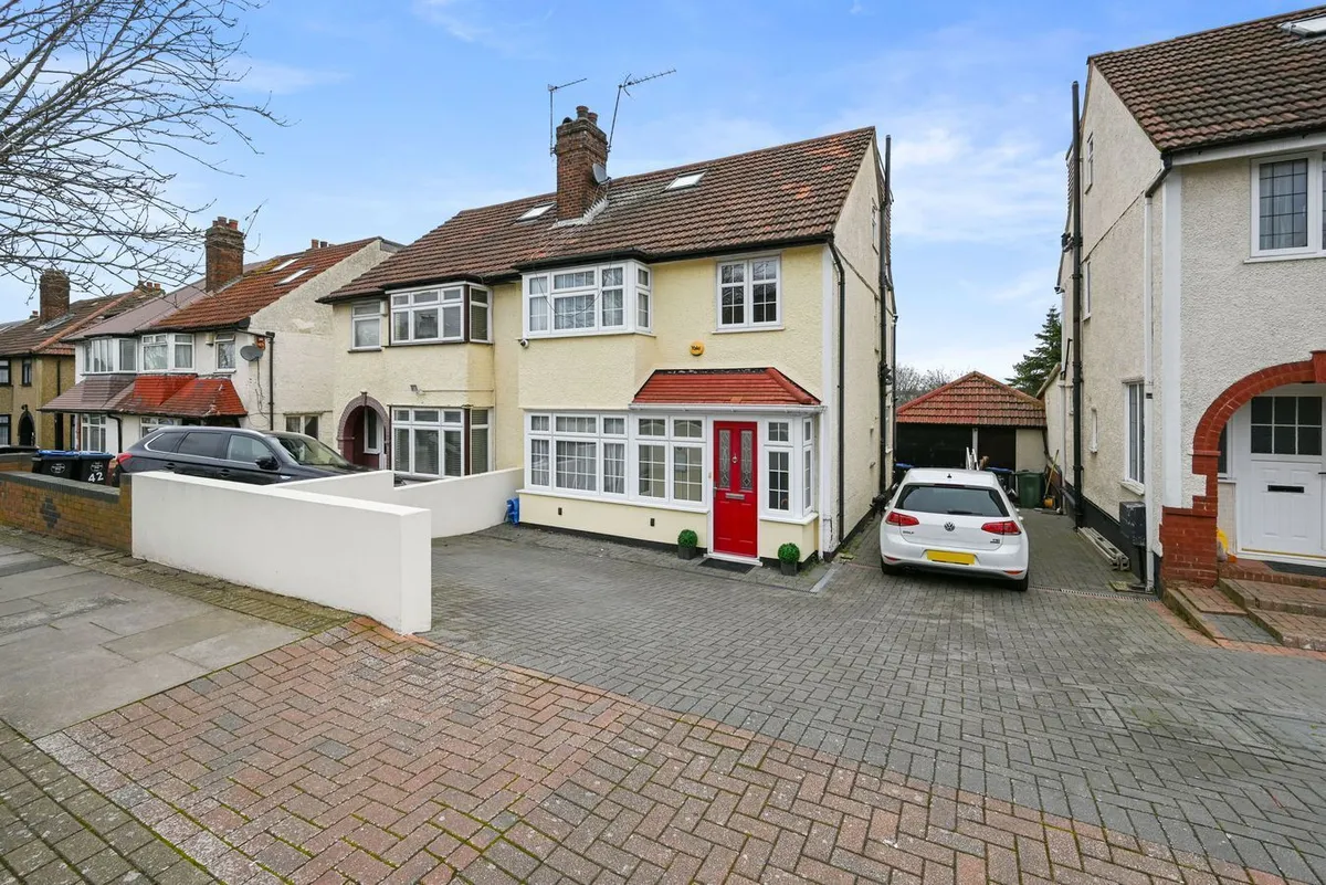 Alder Grove, London, NW2