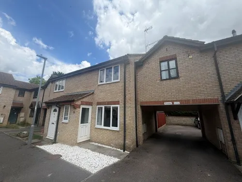 Campion Close, CALNEphoto
