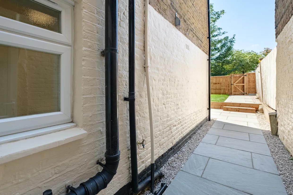Montague Road, London, N8 photo 6