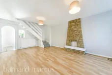 Delaporte Close, EPSOM