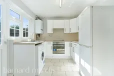 Delaporte Close, EPSOM