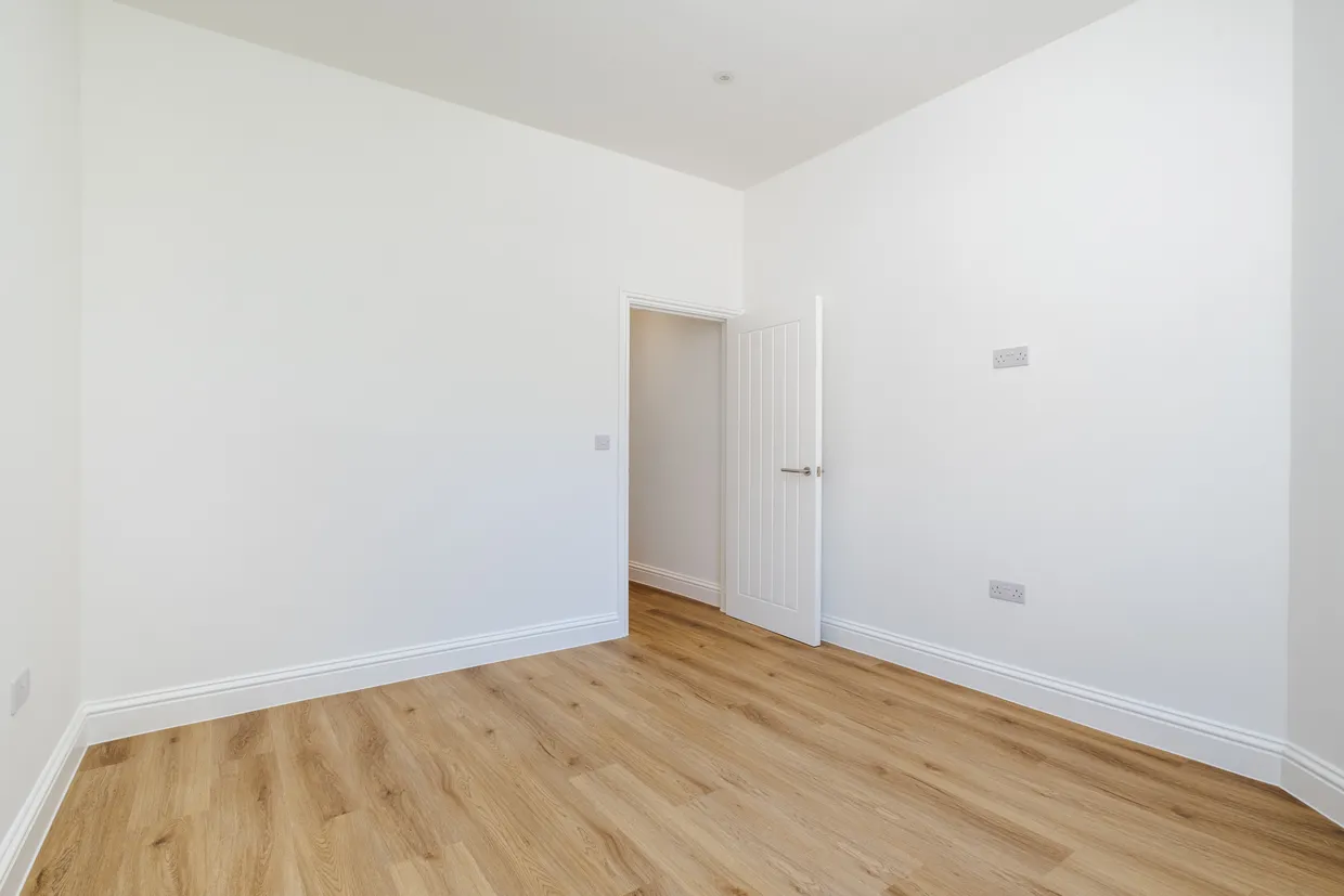 Montague Road, London, N8 photo 15